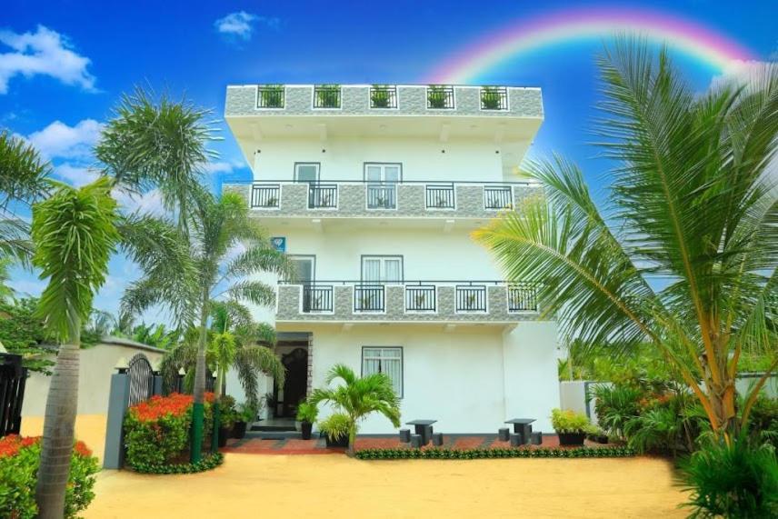 Blue Diamond Hotel & Restaurant Trincomalee Exteriör bild